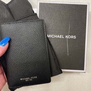New Michael Kors bifold wallet